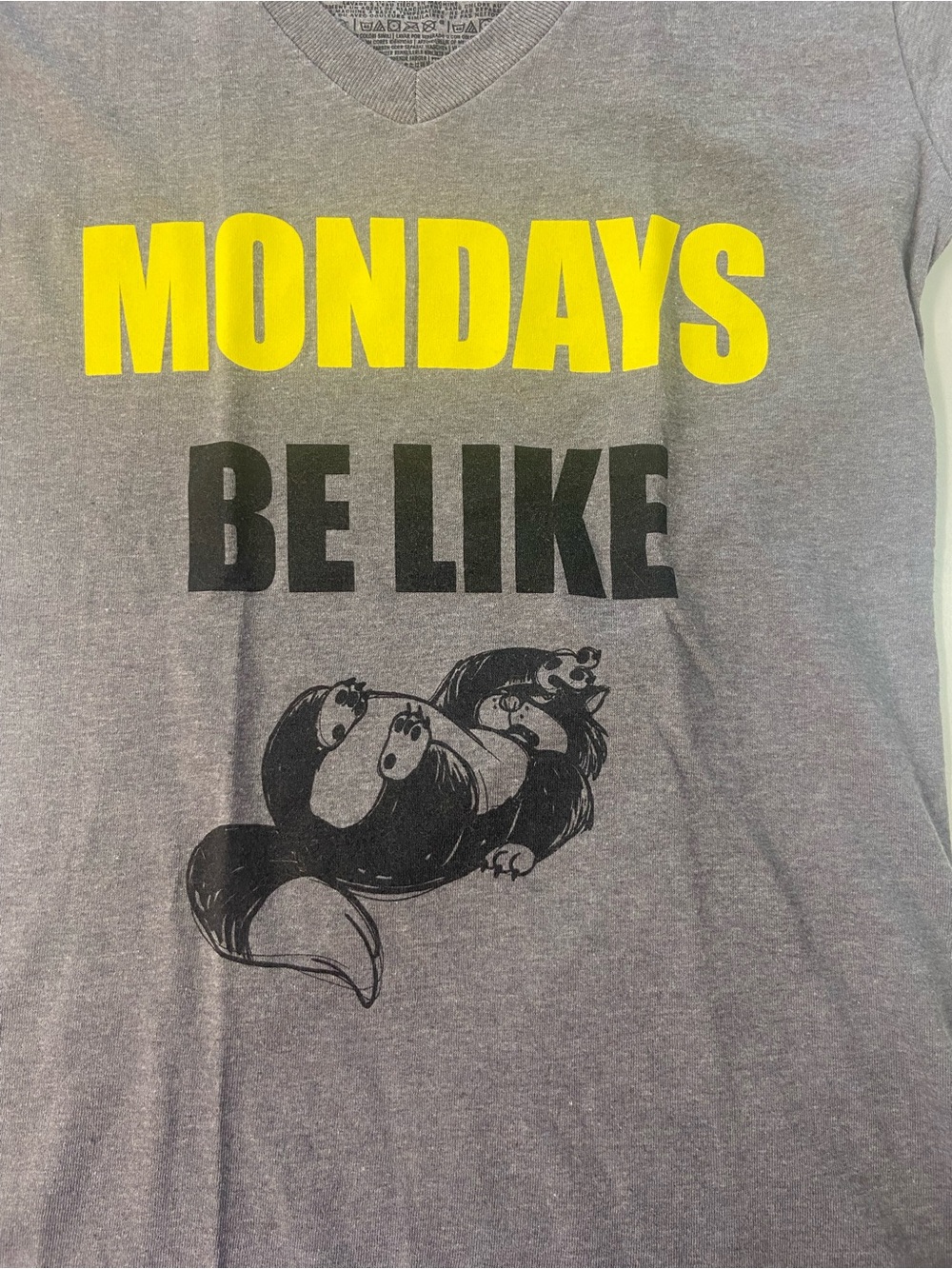 Disney "Mondays Be Like" Funny Gray Cat Character T Shirt never worn women sz XS - Picture 3 of 6